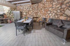 וילת החורש 64