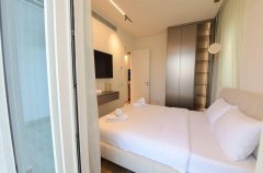 פנטהאוז AH 42 18