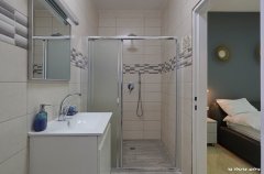 אחוזת שושנים בוטיק 24