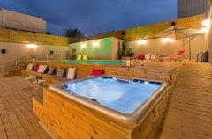 בי קיי פאלאס 1