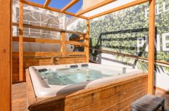 בי קיי פאלאס 15