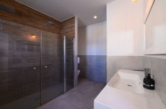 בי קיי פאלאס 32