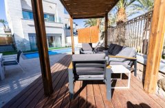 וילאליס על הים 9