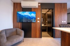 פסגת השמונה 64