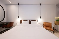 פסגת השמונה 33