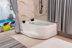 רון וילאג בוטיק 25